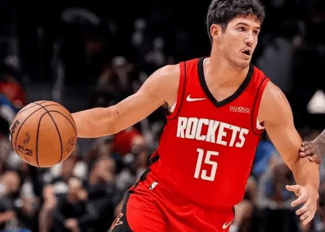 kaiyun平台-险胜活塞！杜兰特32+7+3，谢泼德18+2又立功，乌度卡也如梦初醒了