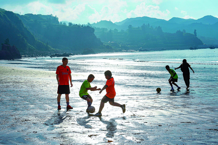 kaiyun中心-福建霞浦：校园竞逐绿茵梦|足球|足球队|霞浦足球|校园足球|福建省_新浪体育_新浪新闻